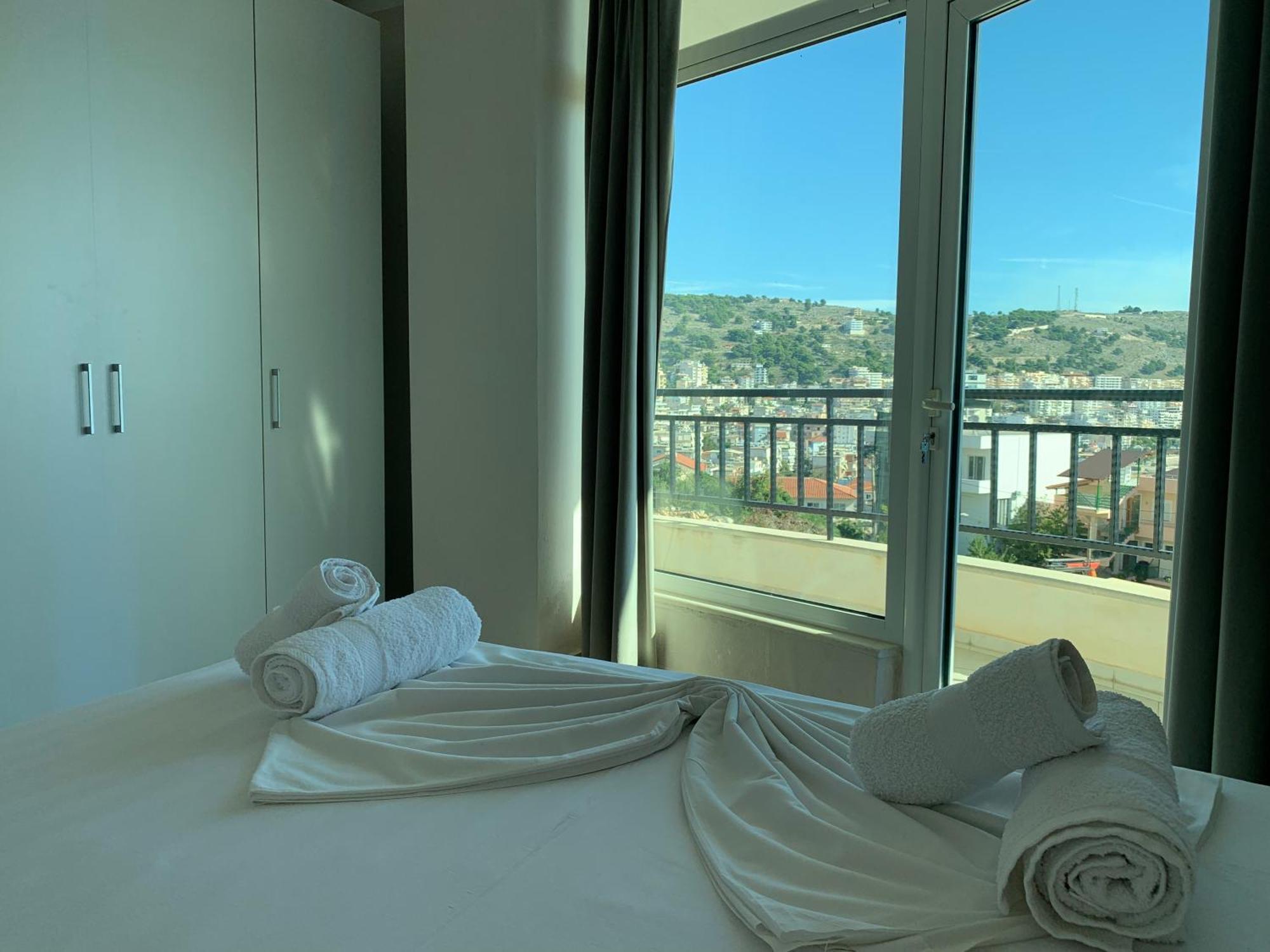 Guest - Sea Breeze Apartments Саранде Екстериор снимка