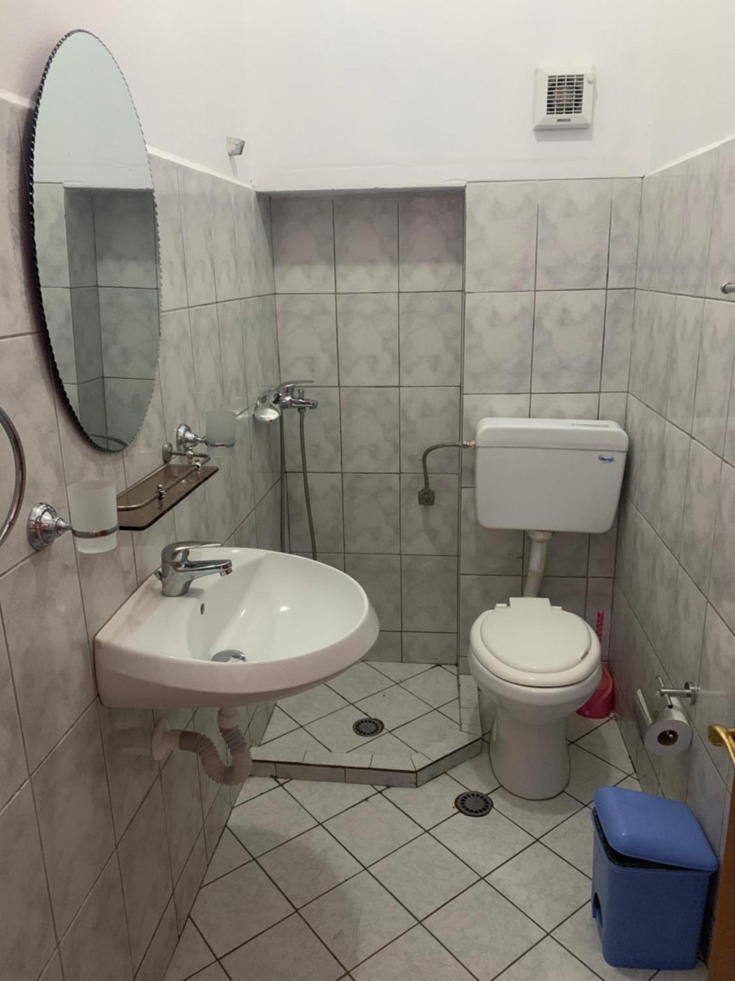 Guest - Sea Breeze Apartments Саранде Екстериор снимка