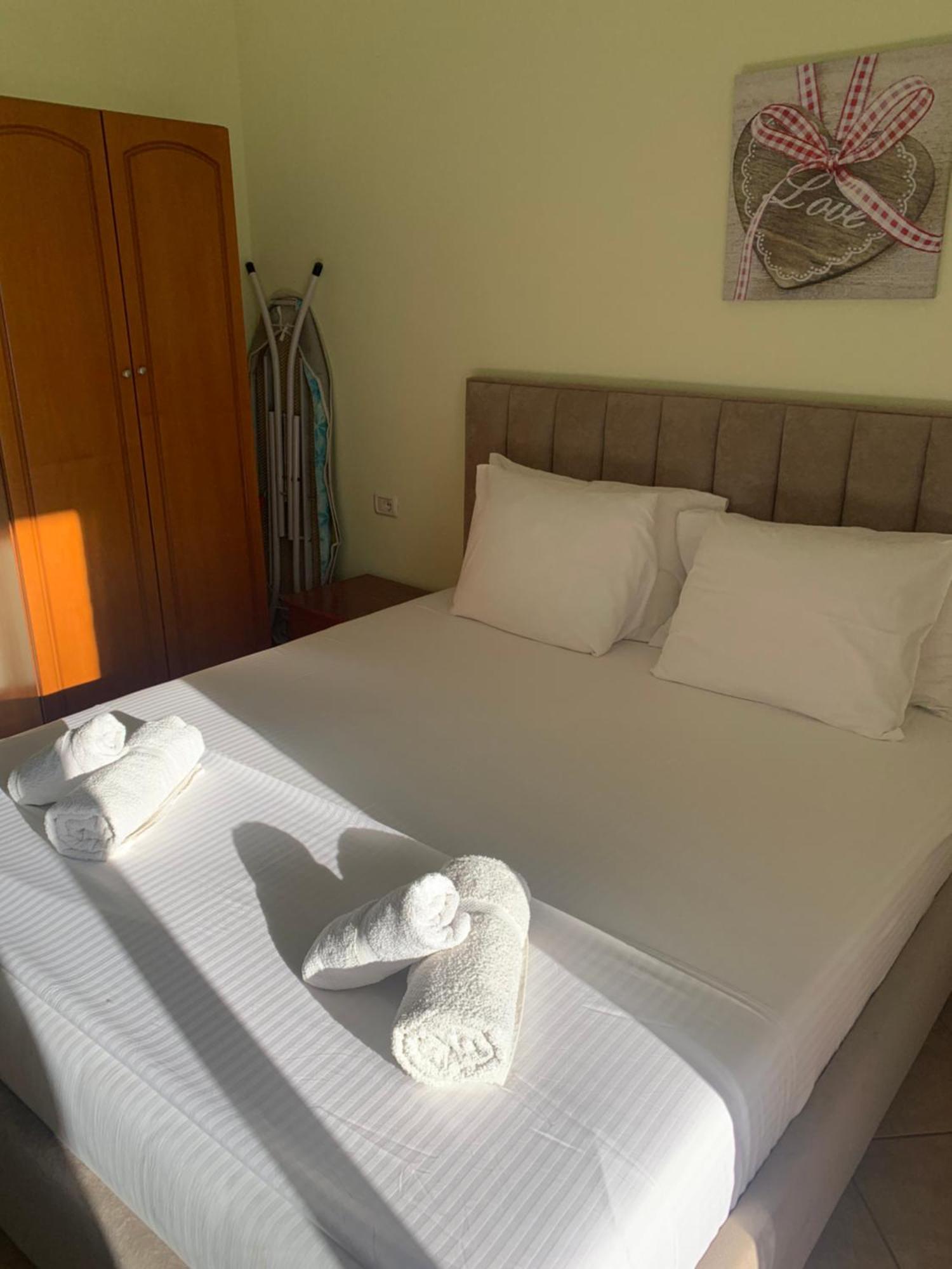 Guest - Sea Breeze Apartments Саранде Екстериор снимка