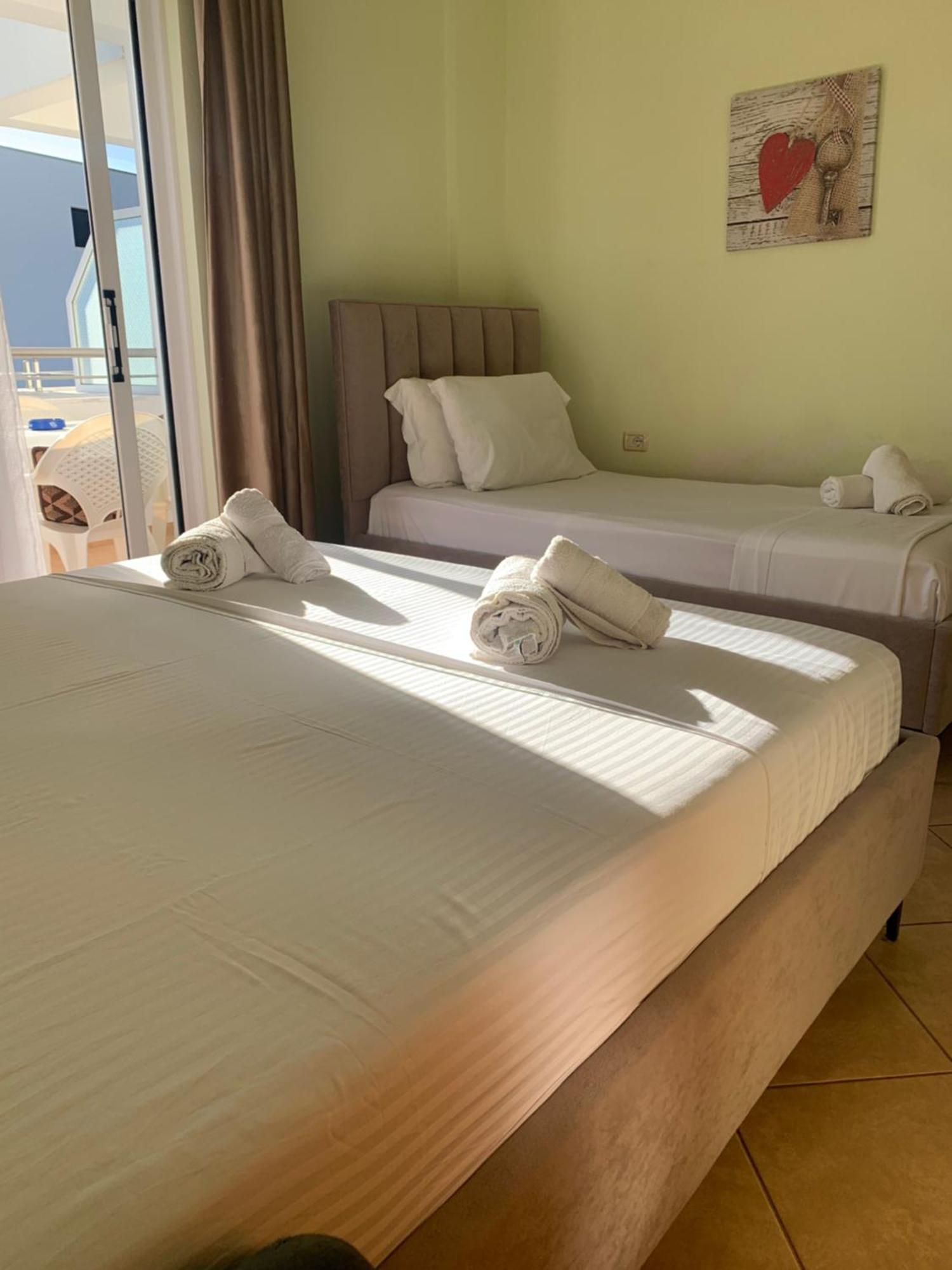 Guest - Sea Breeze Apartments Саранде Екстериор снимка